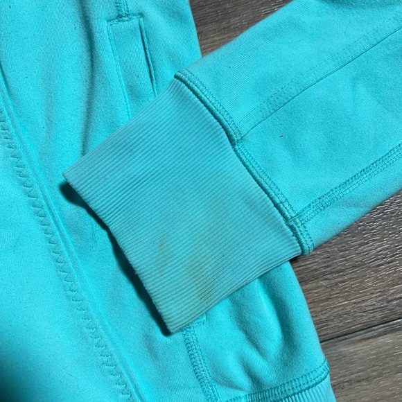 Lululemon Full zip Women Athletic Sweater with Thumb Holes- 8 - Picture 4 of 13